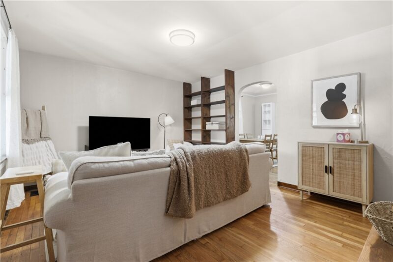 1633 Creedmoor Ave. — photo 5