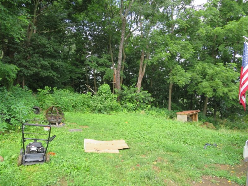 144 Armstrong Ave — photo 5