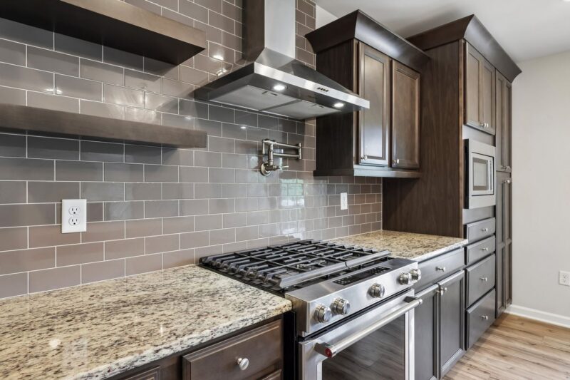 1679 Hastings Park DRIVE — photo 8