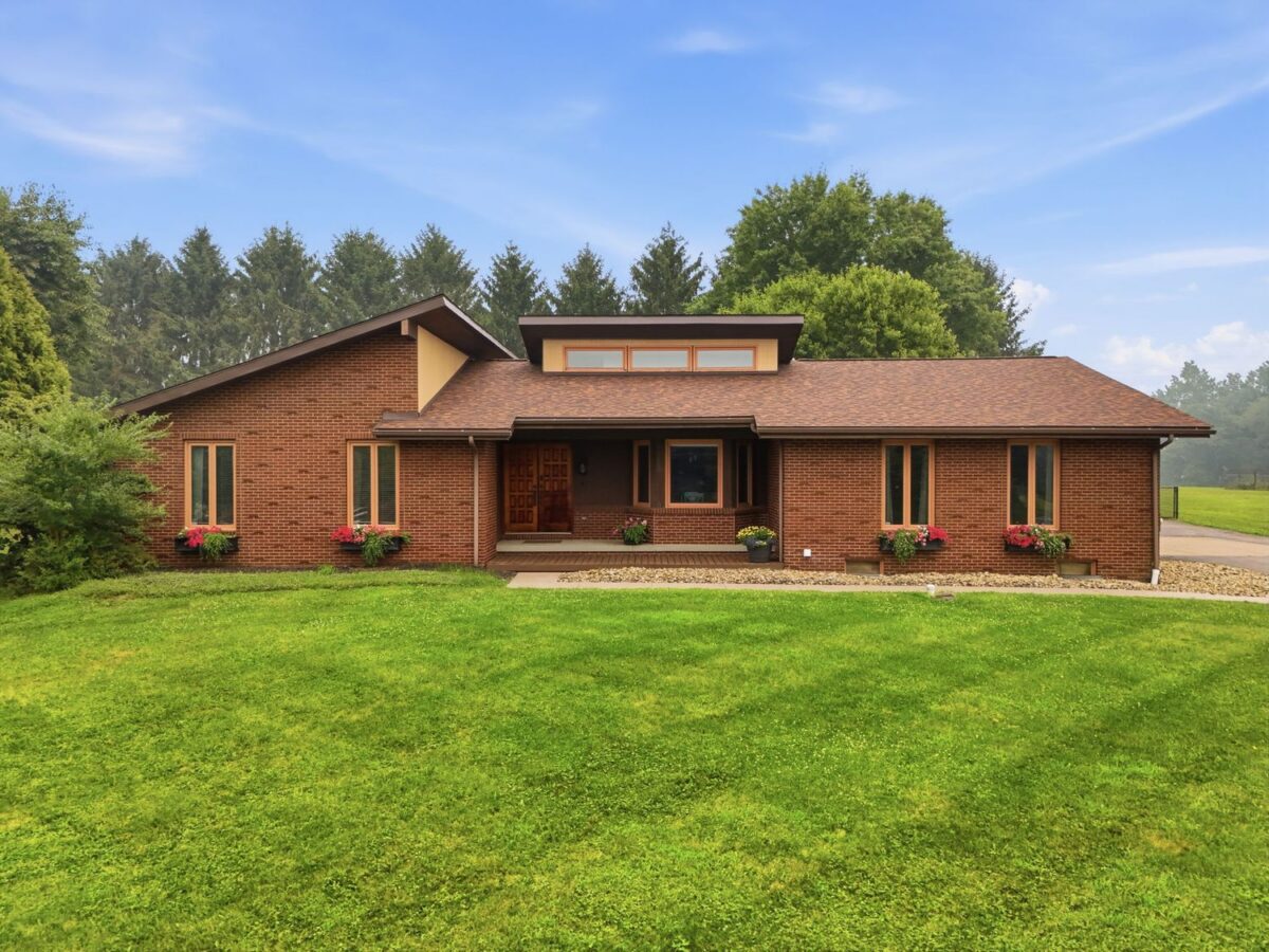 235 Henricks ROAD — photo 1
