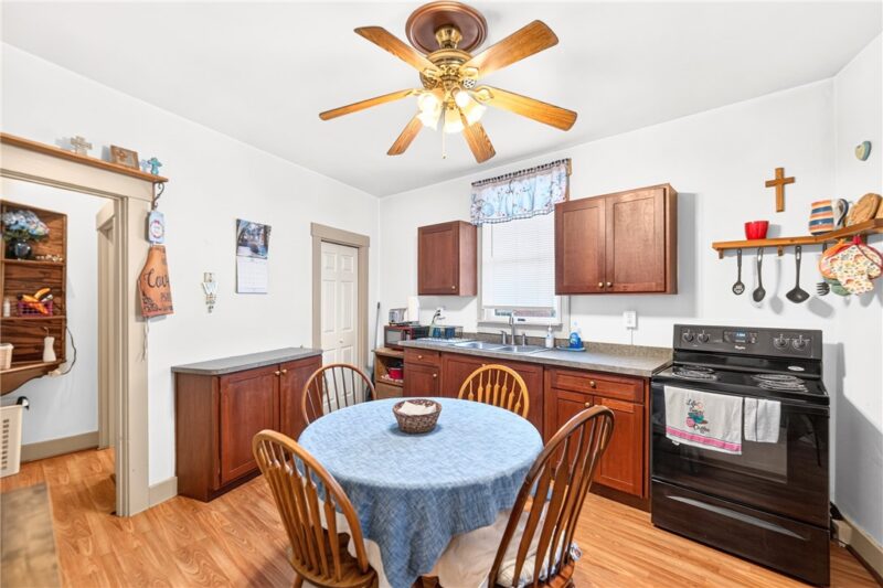 402 Gilmore Ave — photo 4