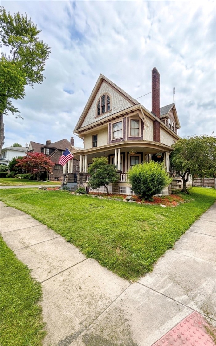 29 Chambers Ave — photo 3