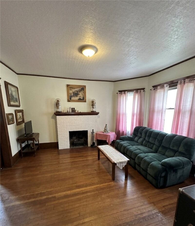 29 Chambers Ave — photo 7