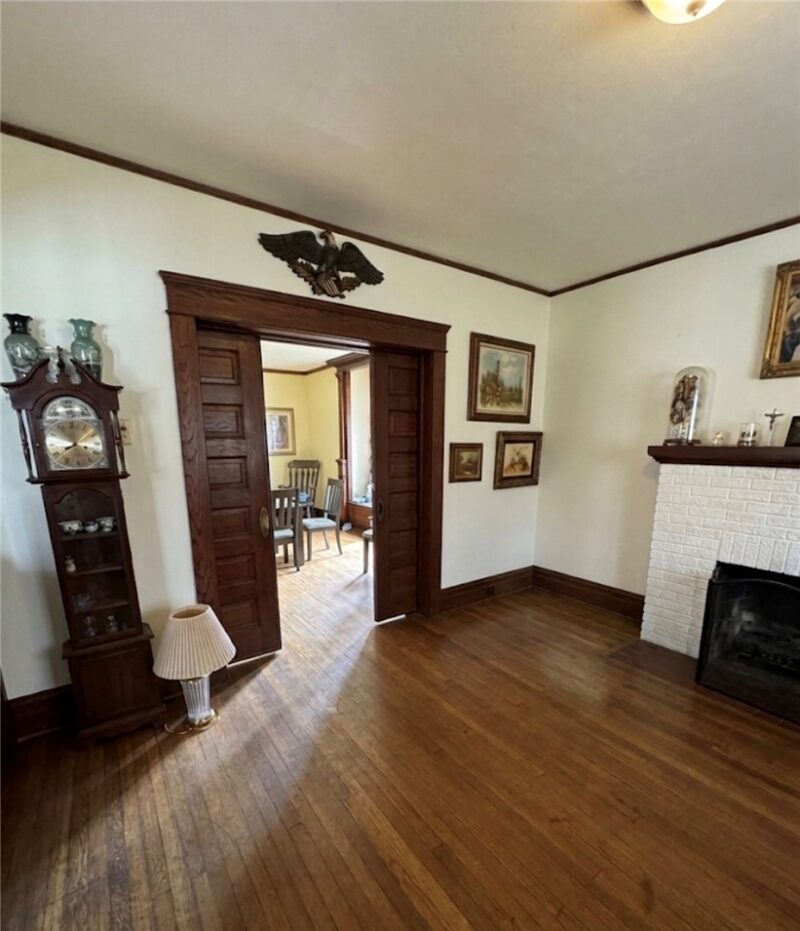 29 Chambers Ave — photo 8