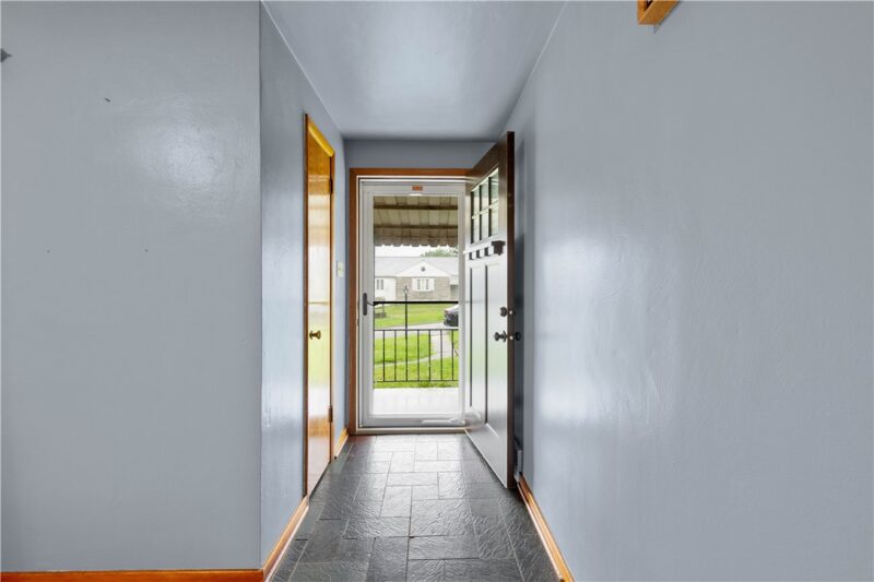 130 Lacock St — photo 4