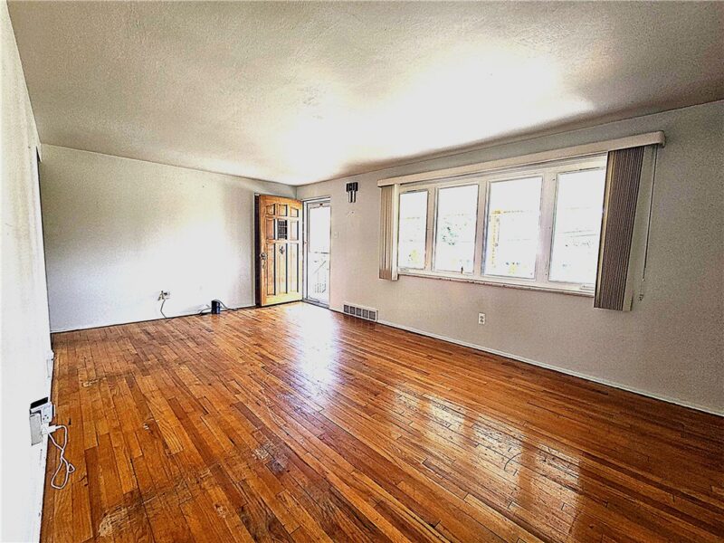 218 Skyport Rd — photo 3