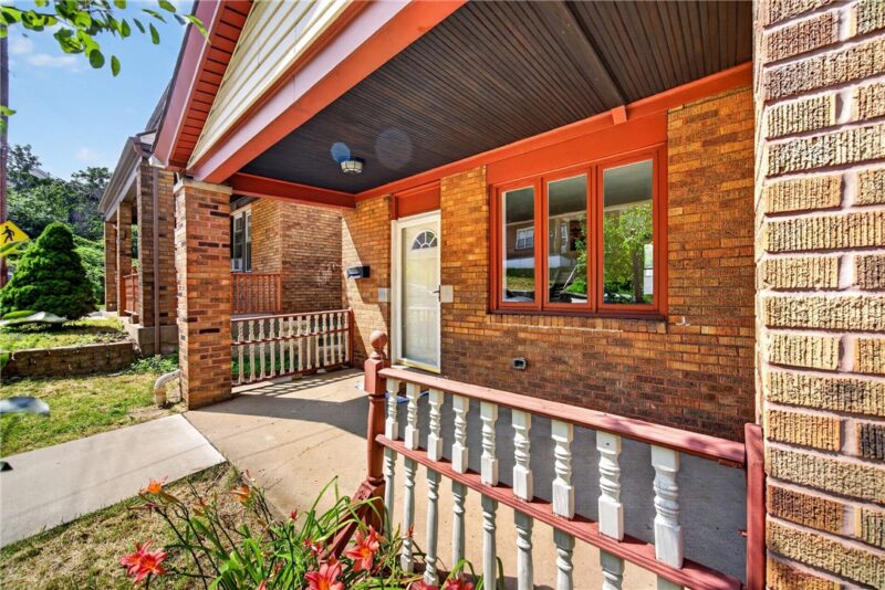 1711 Amanda St — photo 3