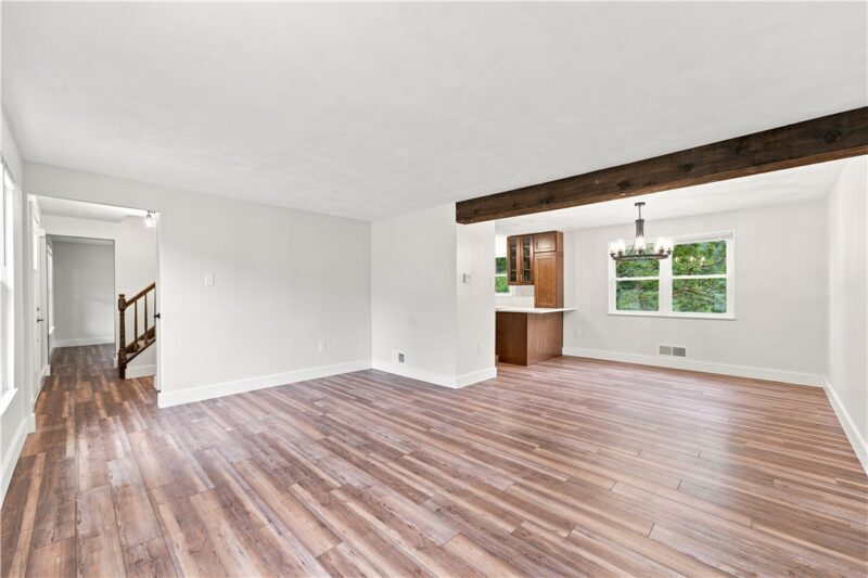 107 Colonial Way — photo 7