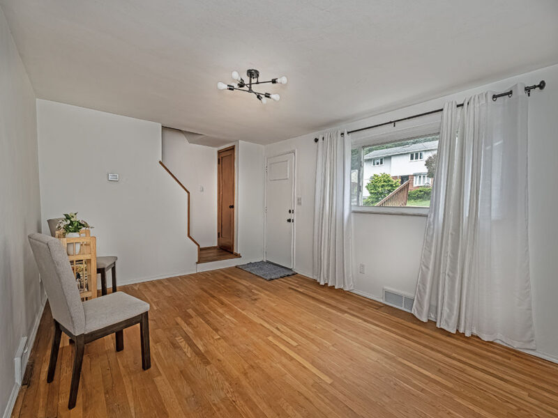 134 Queenston DRIVE — photo 4