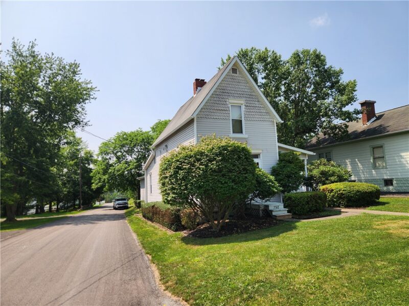 798 Race St — photo 2
