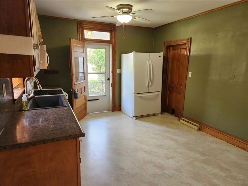 798 Race St — photo 8