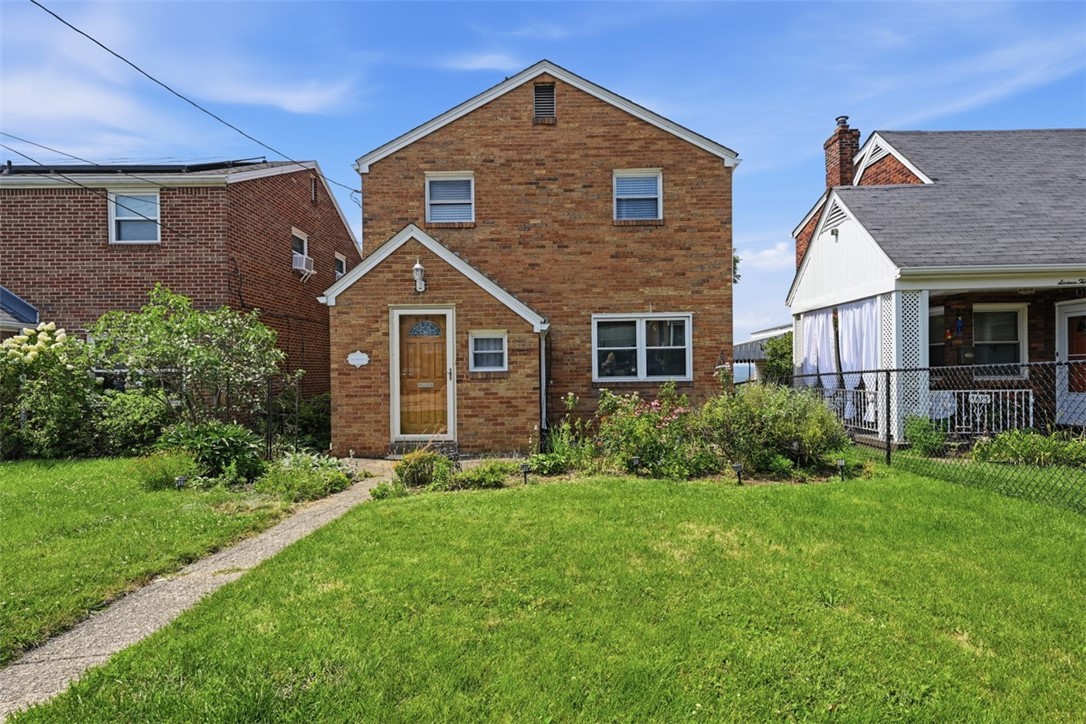 1611 Trinity Street — photo 1