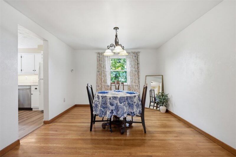 1611 Trinity Street — photo 3
