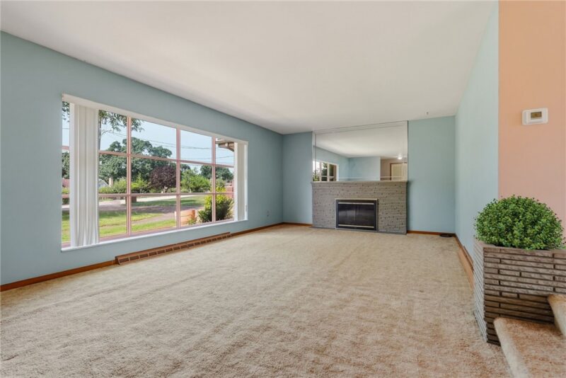 2411 James Street — photo 8