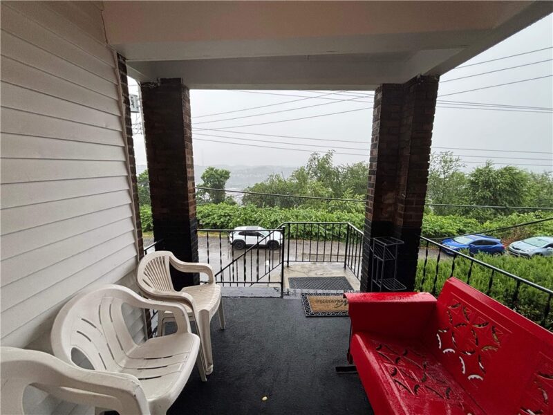 3476 Webster Ave — photo 3