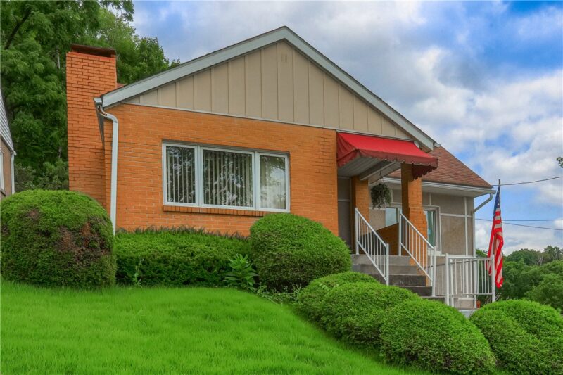 108 Hazen Ave — photo 2