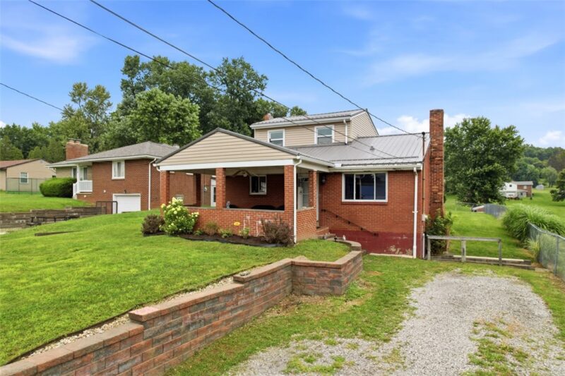 561 Burgley Ave — photo 3