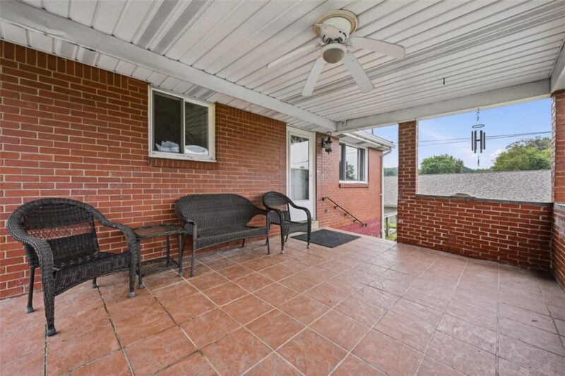 561 Burgley Ave — photo 5