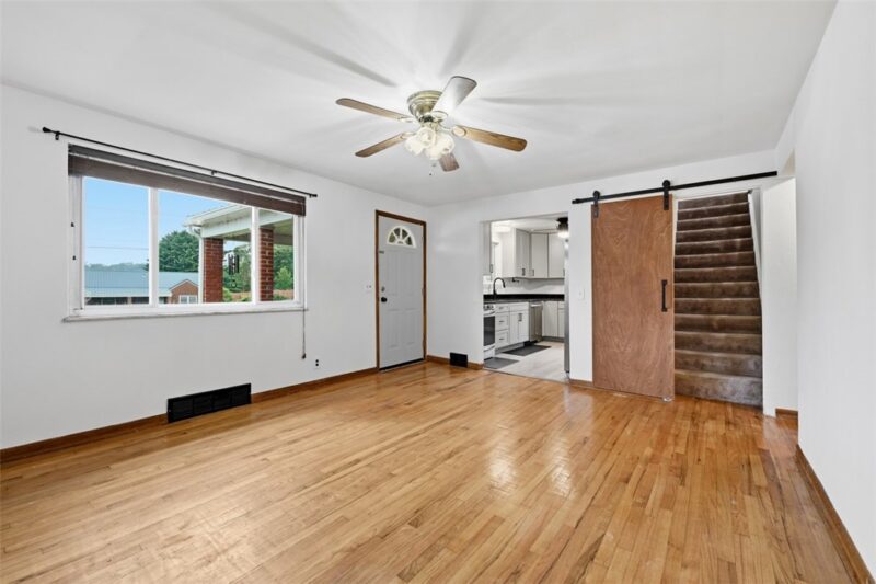 561 Burgley Ave — photo 8