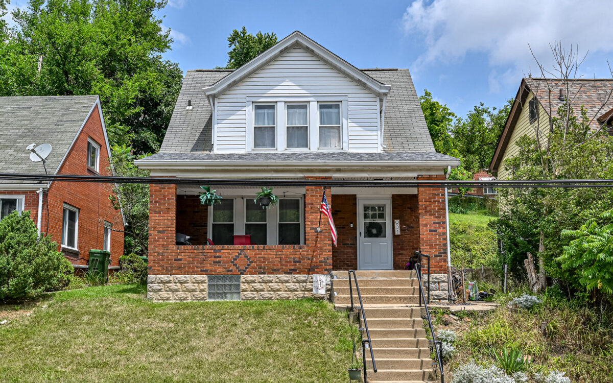 921 Baldwin STREET — photo 1