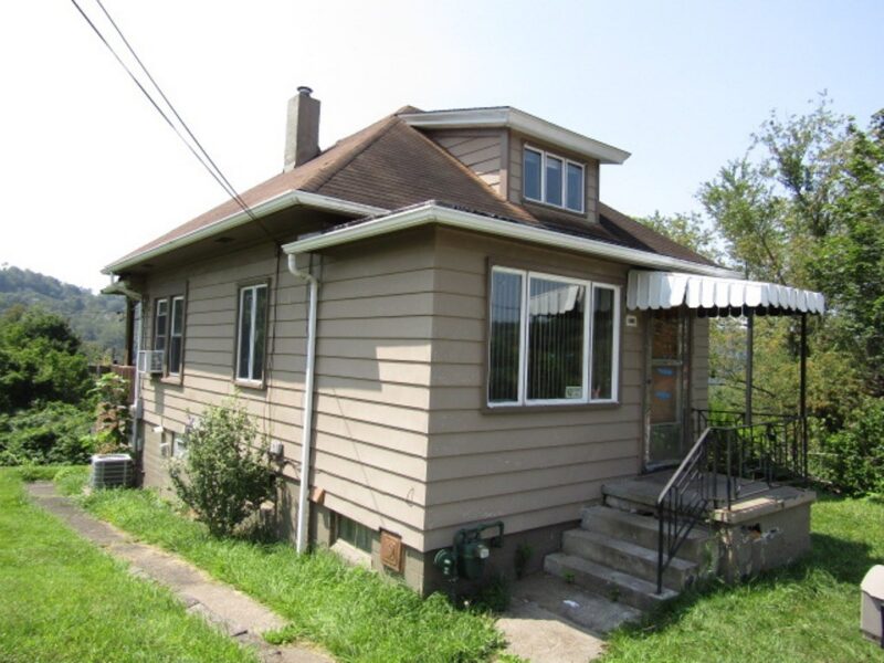 2620 3rd St — photo 3