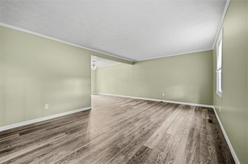 1446 Balsam Dr — photo 4