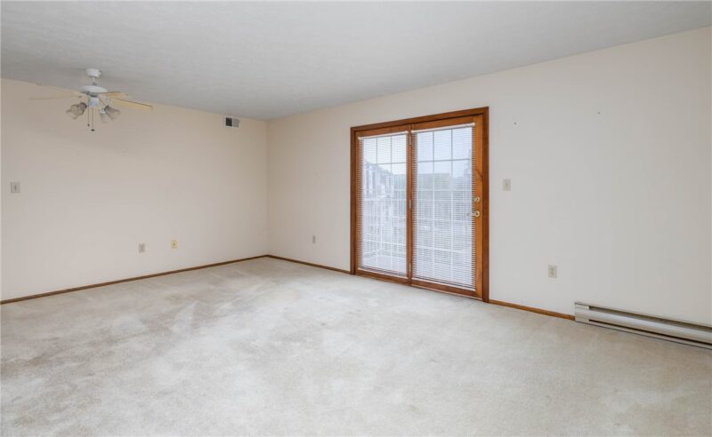 207 Clubhouse Dr — photo 2