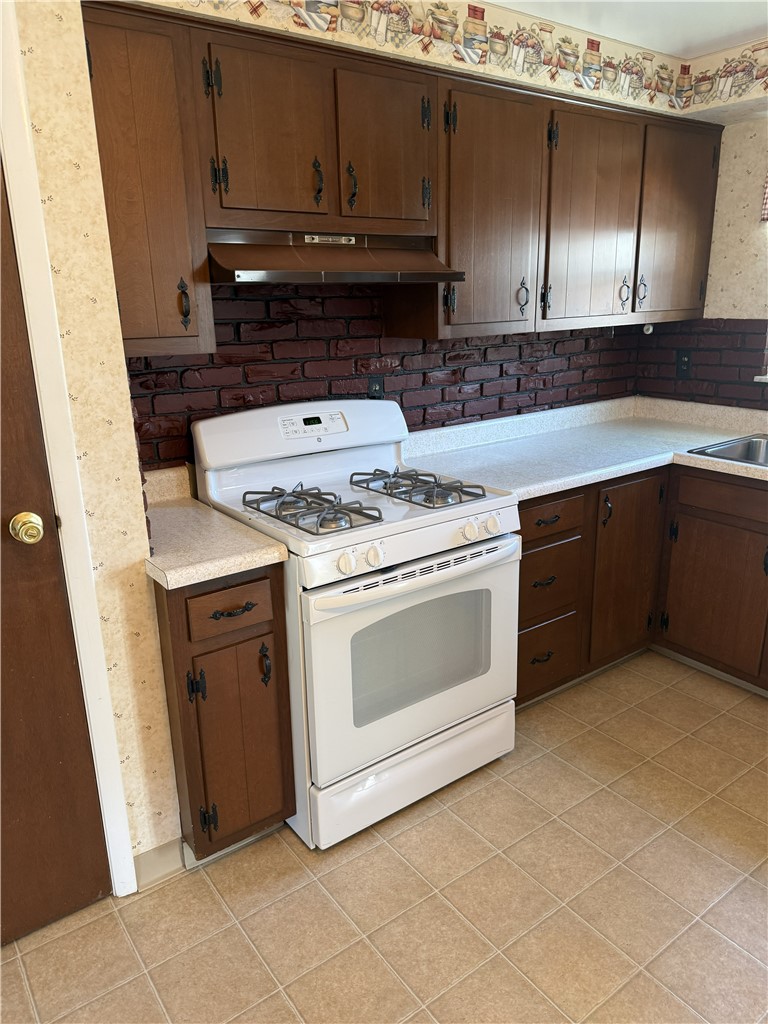 24 Fosterville — photo 2