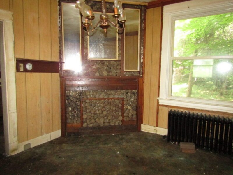 1317 Margaret St — photo 2