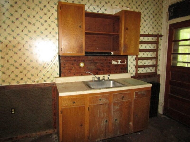 1317 Margaret St — photo 3