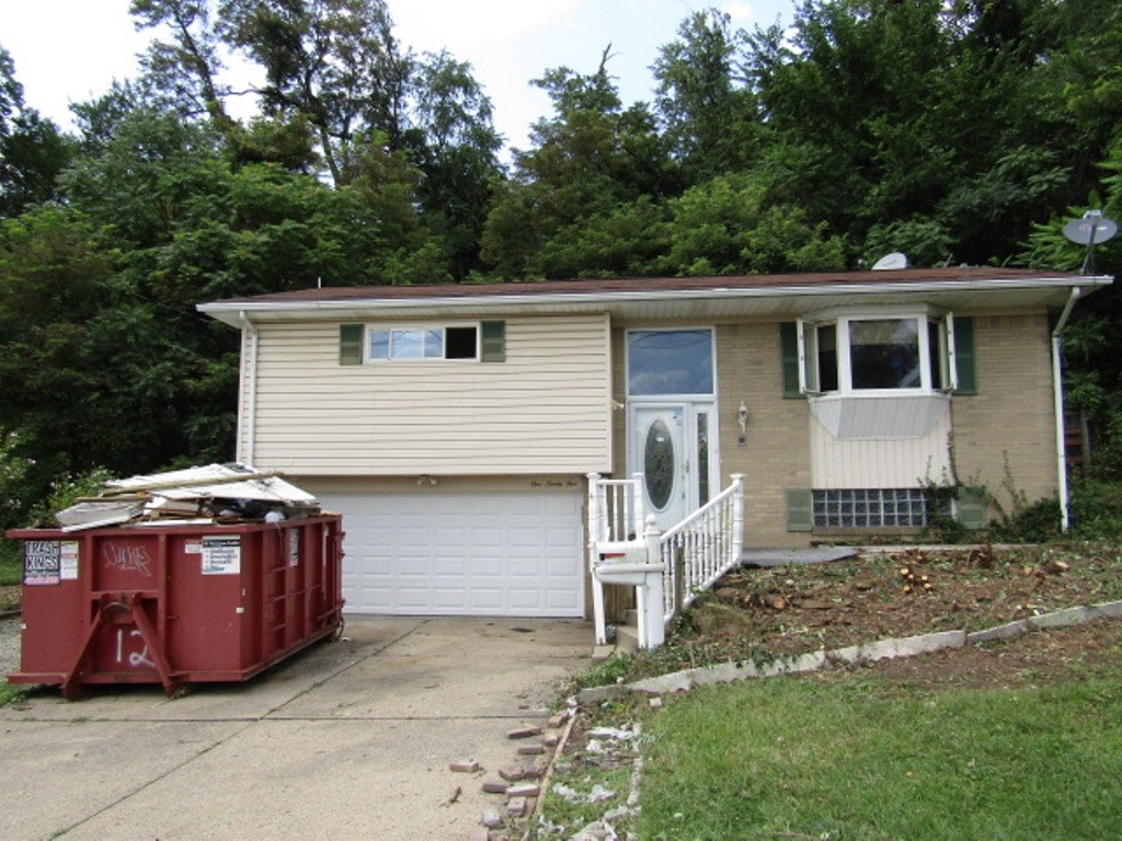 195 Duquesne Ave — photo 1
