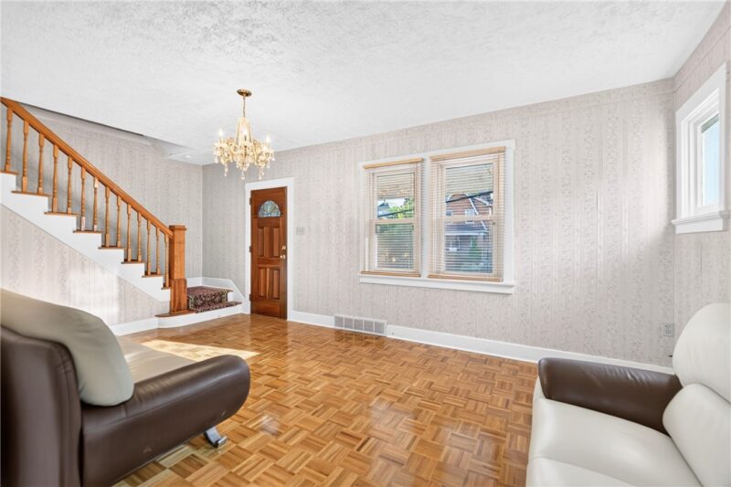 842 Greenfield Ave — photo 4