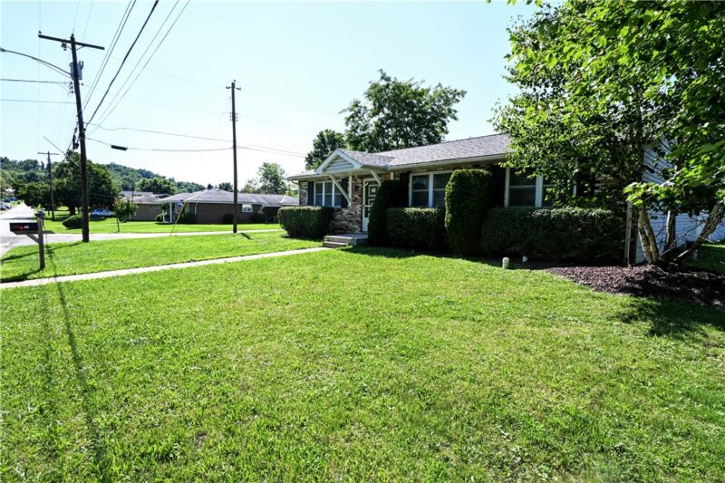 217 Vernon Ave — photo 4