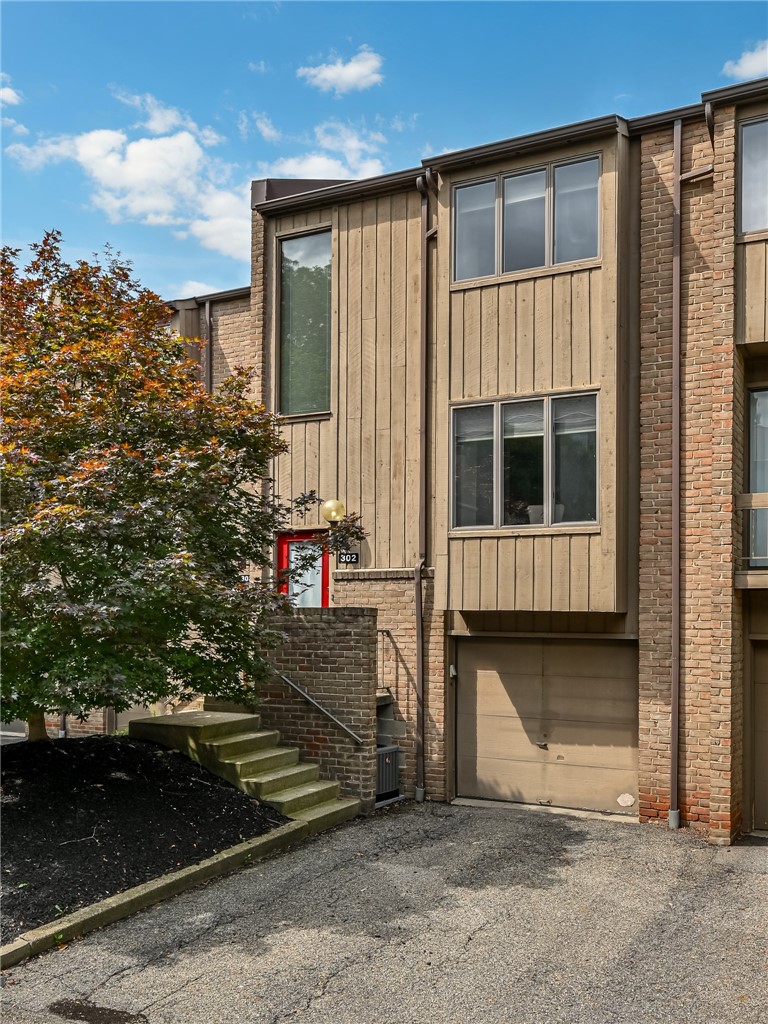 302 Elm Ct — photo 1