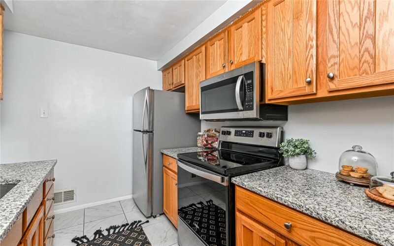 302 Elm Ct — photo 4