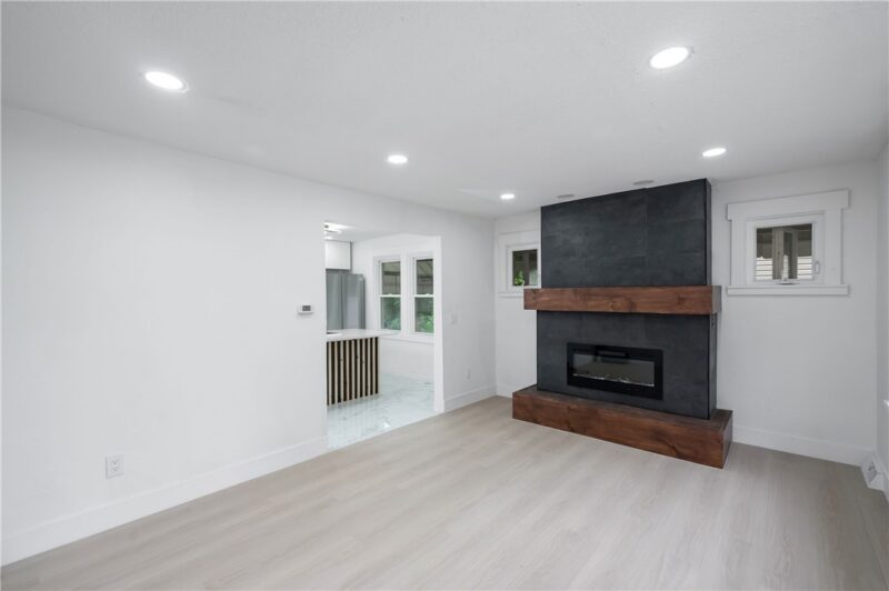 7258 Campania Avenue — photo 6