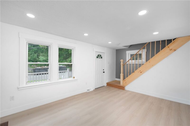 7258 Campania Avenue — photo 8