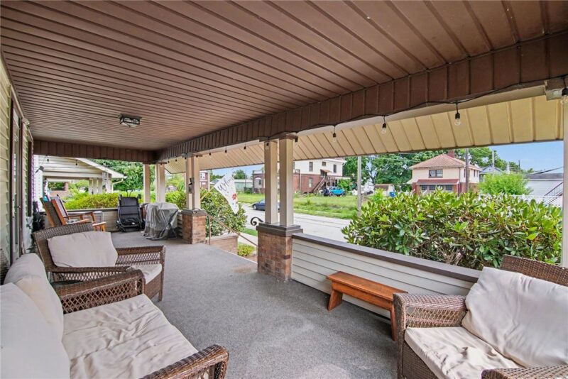310 Glen Ave — photo 3
