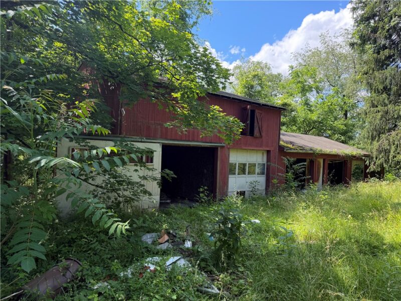 110 Sullivan Rd — photo 2