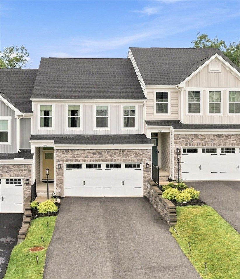 1005 Wellington Ct. — photo 1