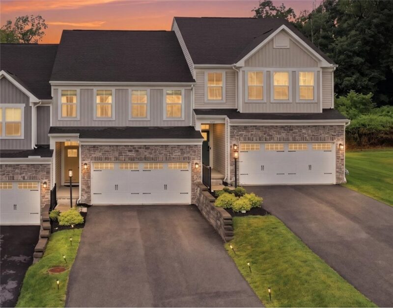 1005 Wellington Ct. — photo 2