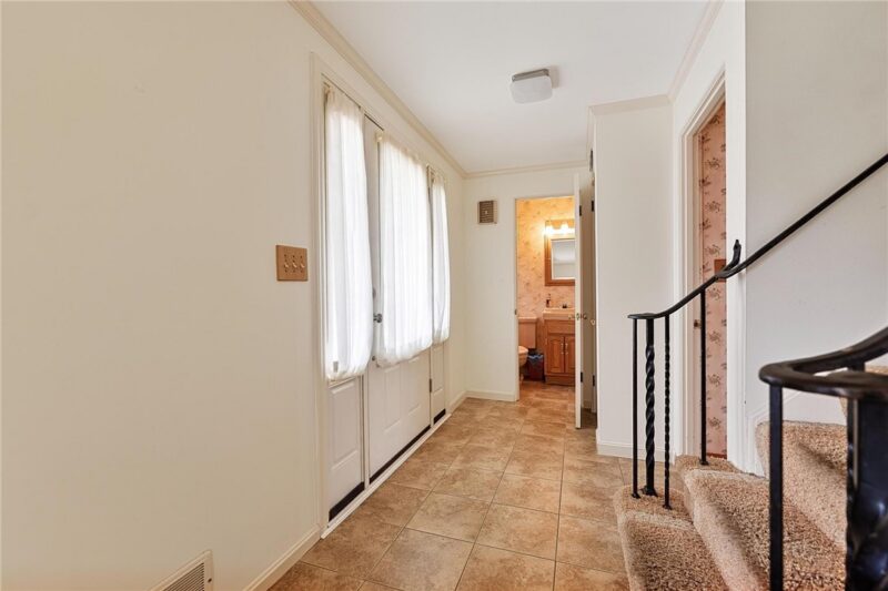67 Moffett Street — photo 6