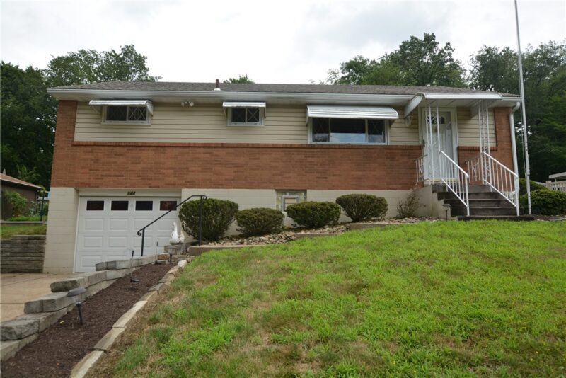 144 Elmwood Dr — photo 2