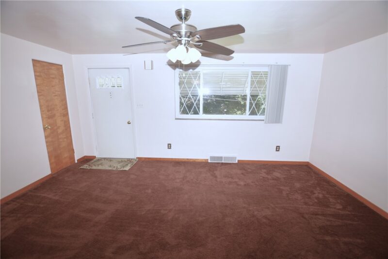 144 Elmwood Dr — photo 4