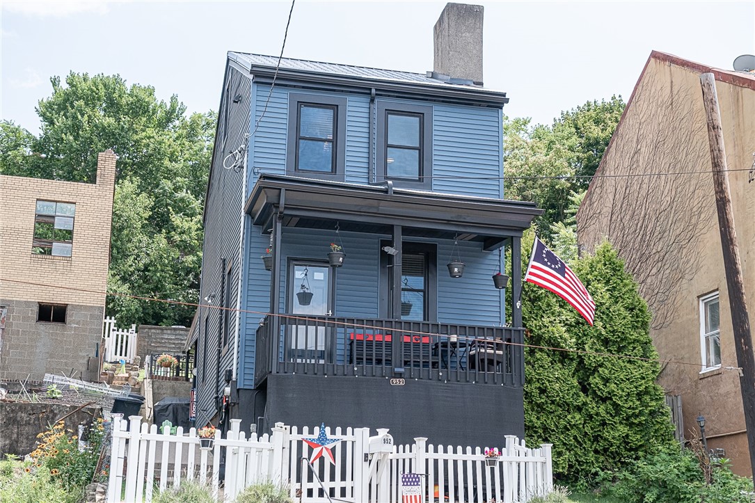 952 Herron Avenue — photo 1