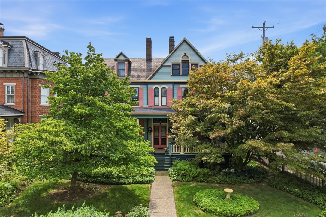 402 Peebles Street — photo 1