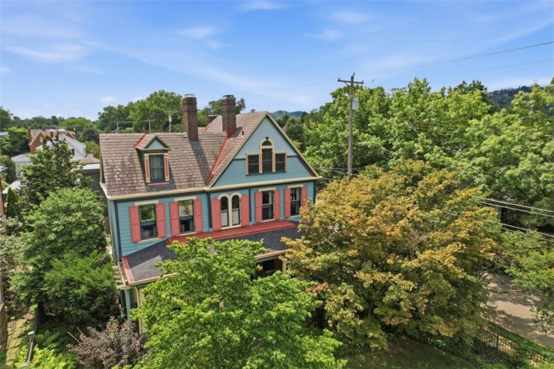 402 Peebles Street — photo 4