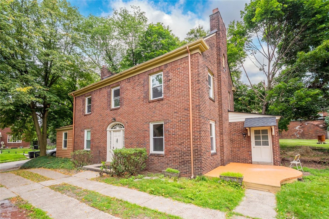 1513 Manor Avenue — photo 1