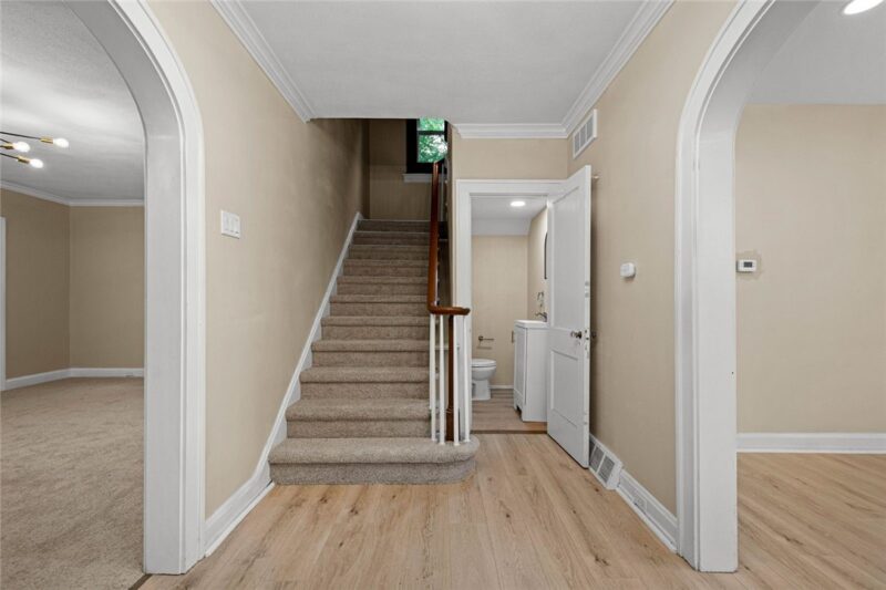 1513 Manor Avenue — photo 3