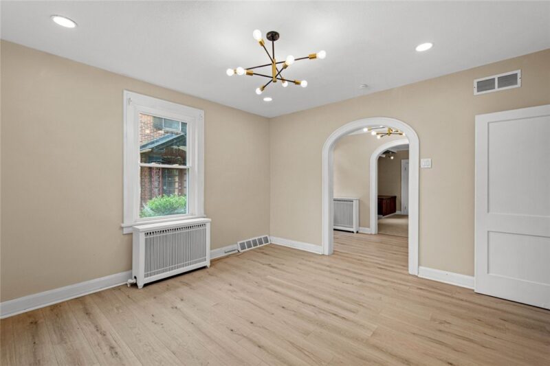 1513 Manor Avenue — photo 6